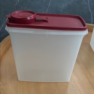 BRAND NEW - Tupperware container with spout
